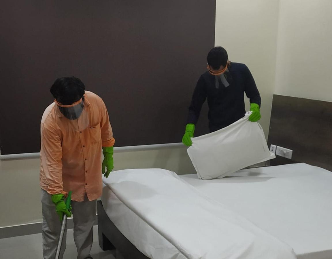 Our Nest Banjara Hotel Hyderabad Bagian luar foto