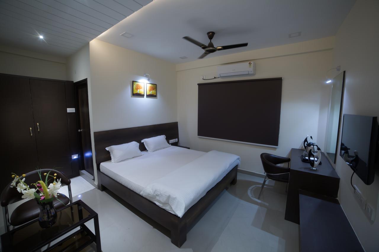 Our Nest Banjara Hotel Hyderabad Bagian luar foto