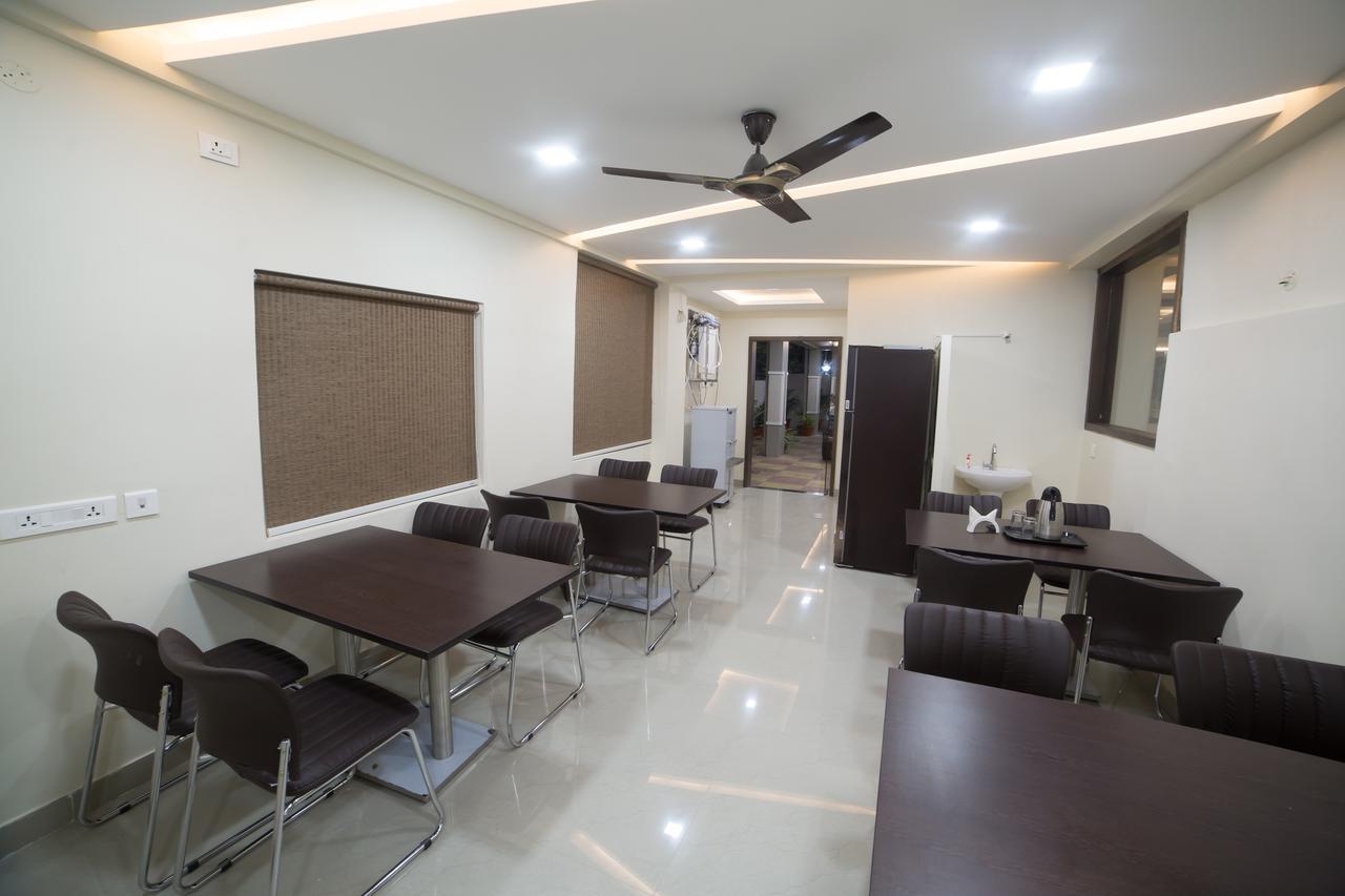 Our Nest Banjara Hotel Hyderabad Bagian luar foto